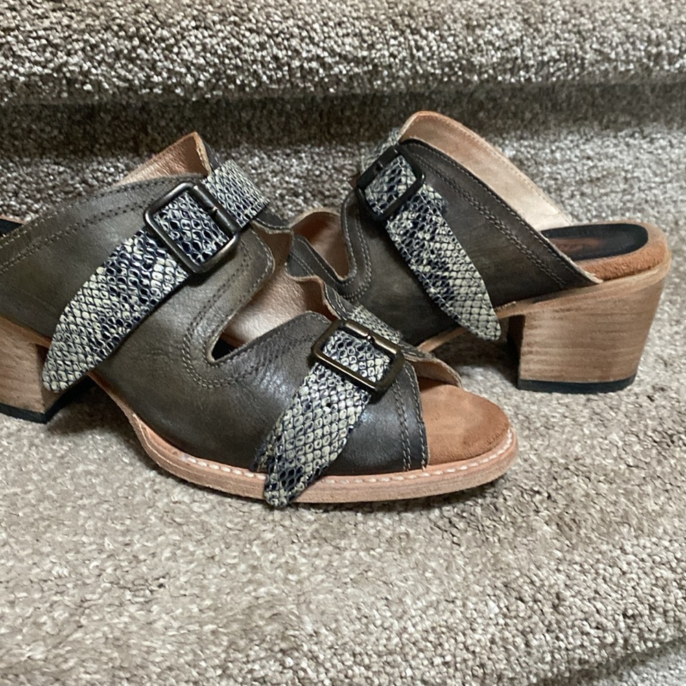 Women’s Gray Slip-On Buckle Heeled Sandals